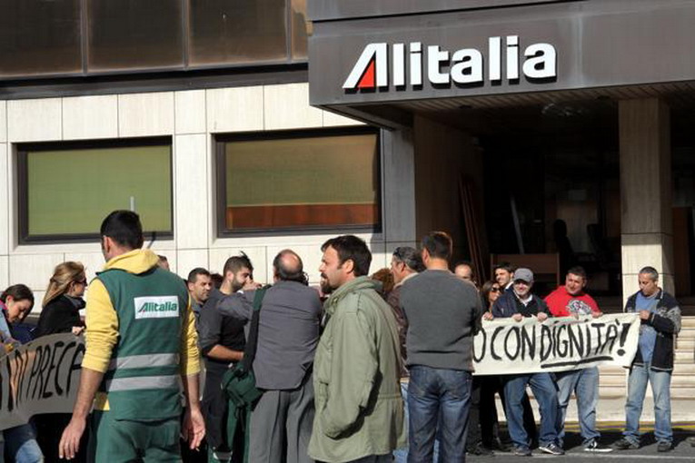 Licenziasmenti-Alitalia.jpg (765×510)