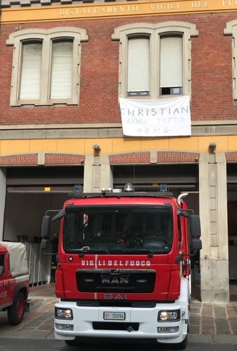 Milano. Fanno togliere striscione per Vigile del Fuoco colpito da