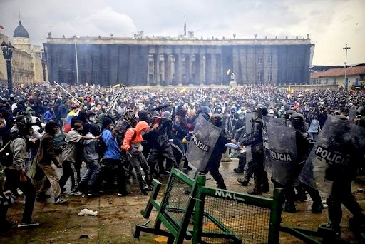 Immagini del popolo colombiano