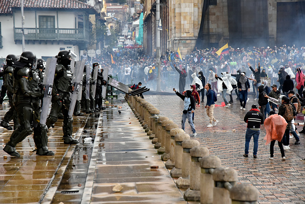 Immagini del popolo colombiano